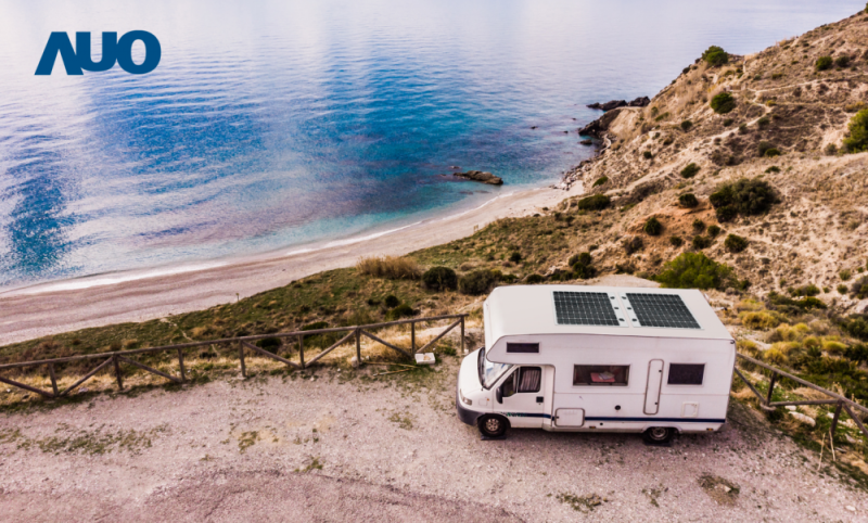 「可撓輕量化太陽光電板SunCurva」使用輕量特殊耐候型複合板取代傳統太陽能板的玻璃前板，不僅降低70%重量，每米平方僅3Kg；具有抗衝擊性能及通過電磁相容性測試，可應用於交通運輸工具，如露營車、遊艇等